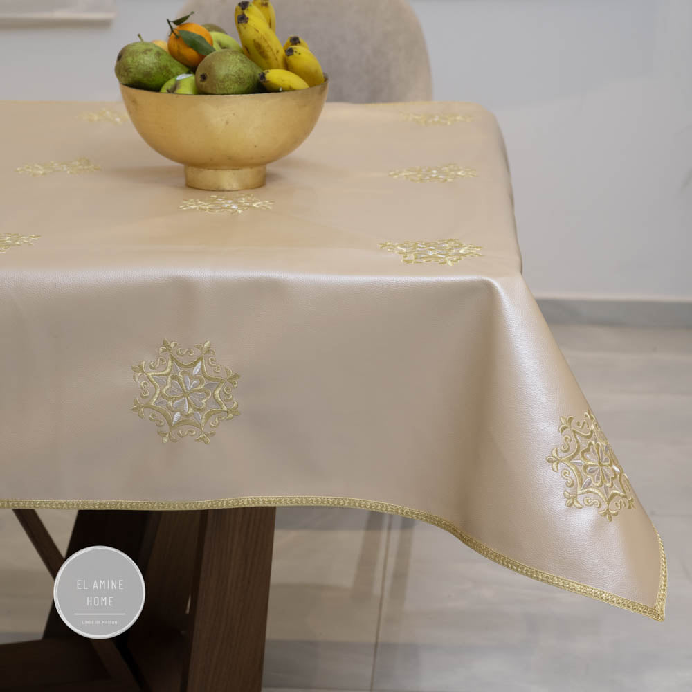 Nappe brodée simili cuir rectangulaire ou carré