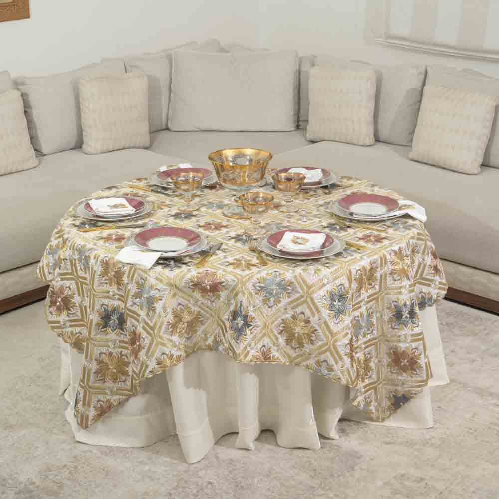 Nappe brodée 'Love'