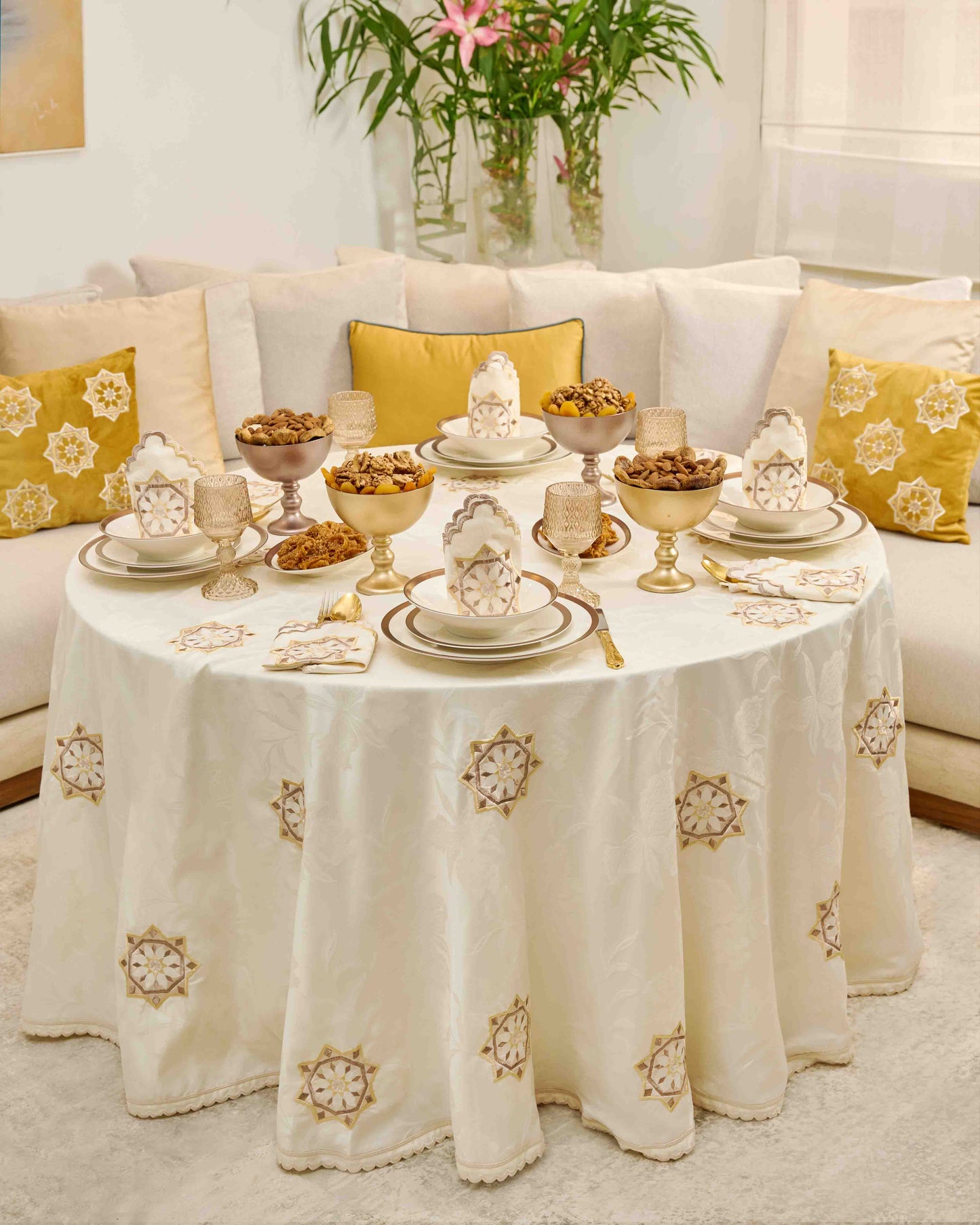 Nappe en jim beige brodée ronde 'Zelija Assiliya'