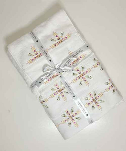 Pack de 4 serviettes brodées dans leur housse brodée