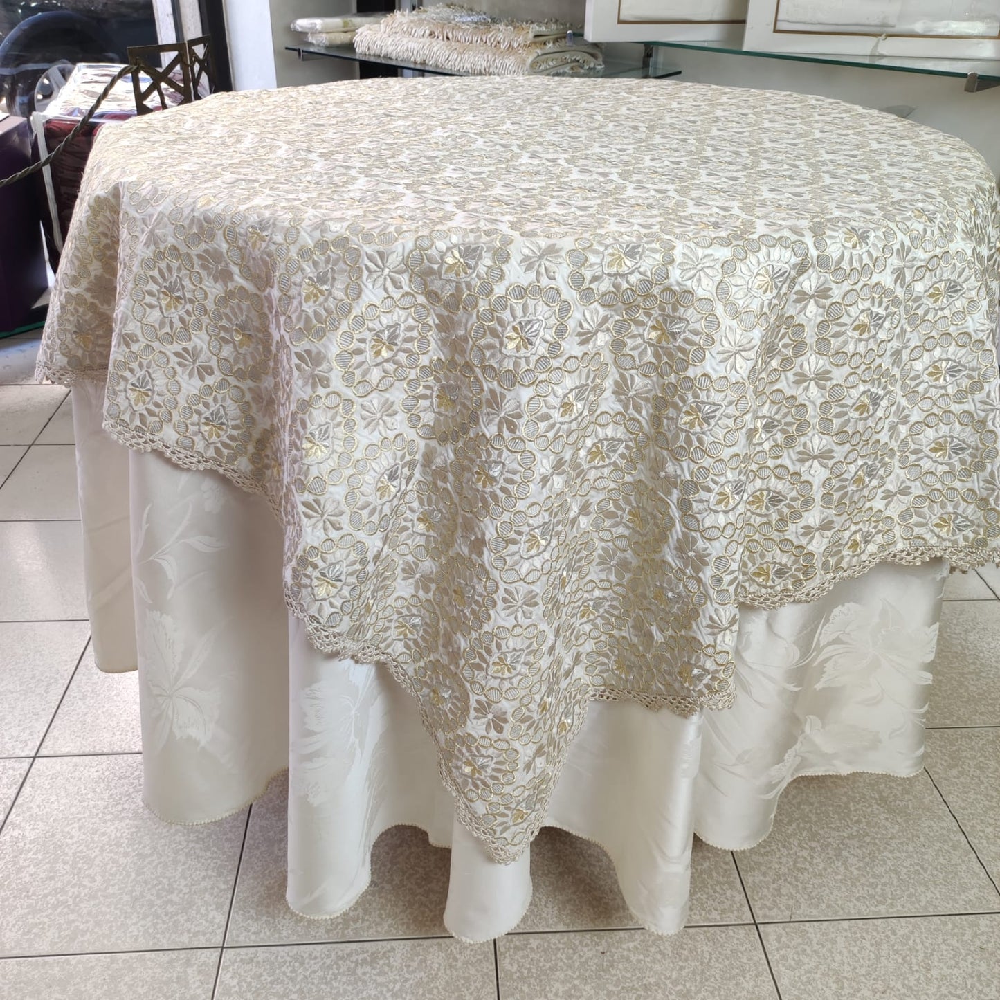Nappes brodées RBATI en Tadriss
