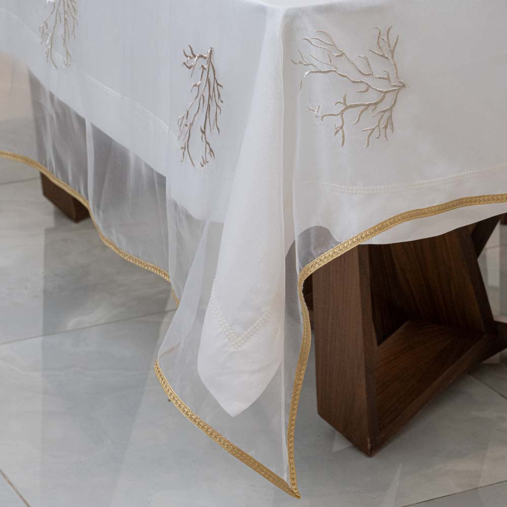 Voile brodé de table 140 cm