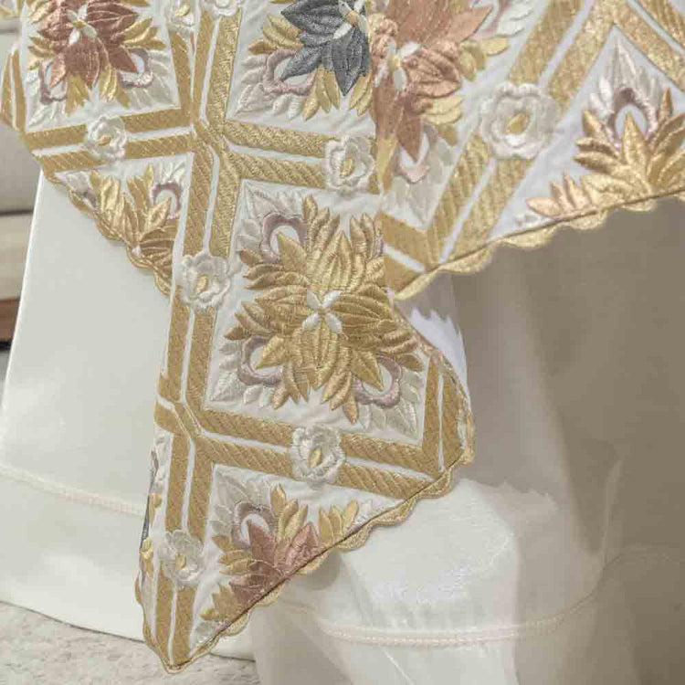 Petite nappe brodée - Motif Fleur - Fleur-des-Tropiques Petite nappe brodée - Motif Fleur - Fleur-des-Tropiques