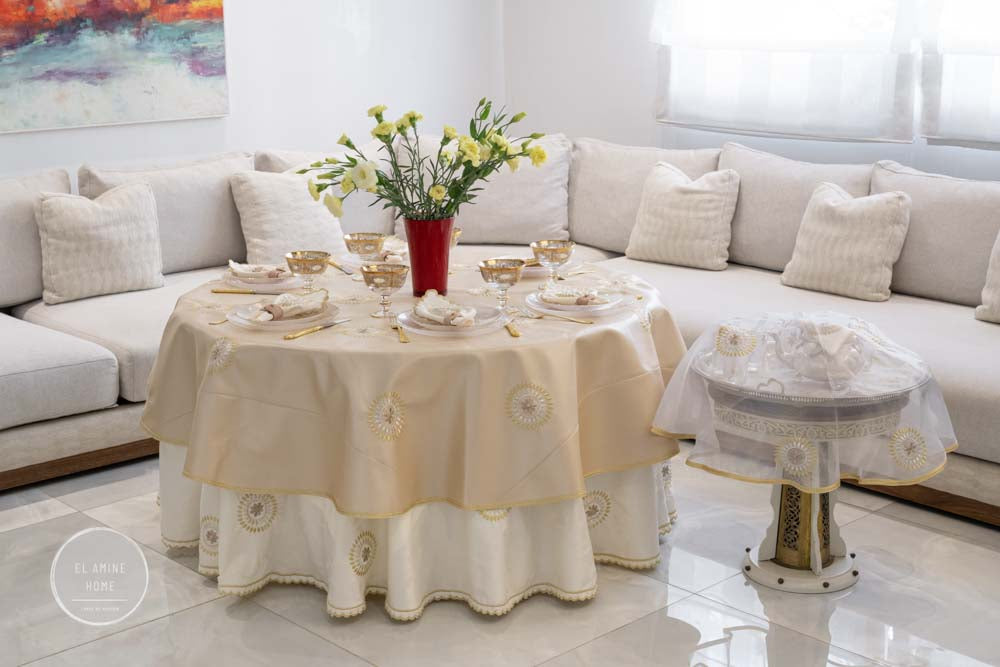 Polyester Luxury broderie petite nappe à fleurs nappe rectangulaire de table  basse - Chine Toile de table et nappes pour les événements prix