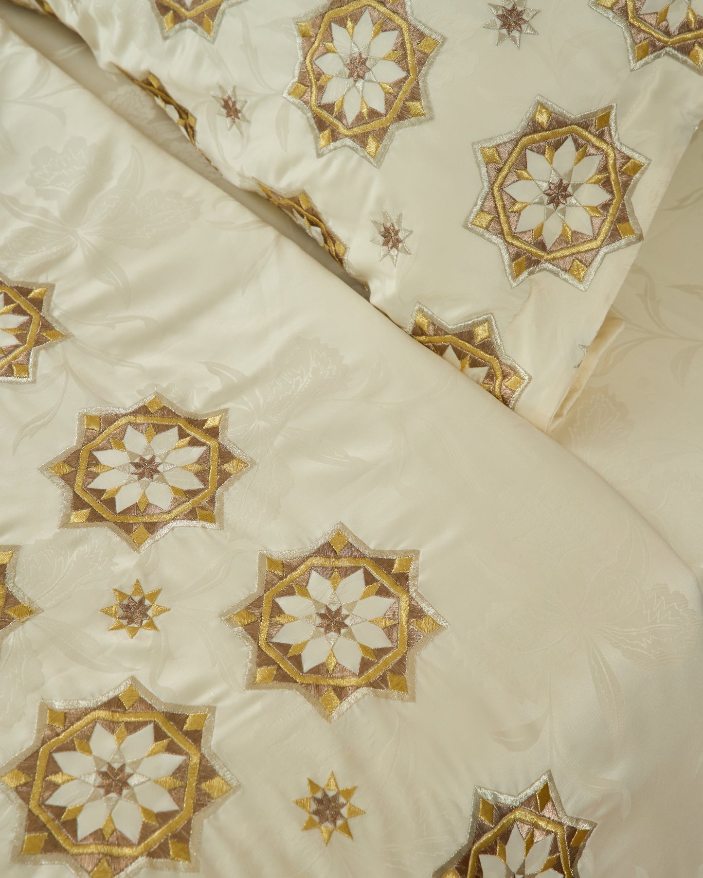 Parure de lit en jim beige brodée 'Zelija 'Assiliya'